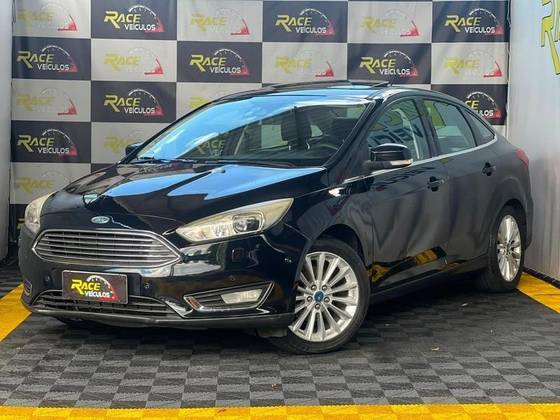 FORD FOCUS 2.0 TITANIUM 16V FLEX 4P POWERSHIFT FORD FOCUS 2.0 TITANIUM 16V FLEX 4P POWERSHIFT